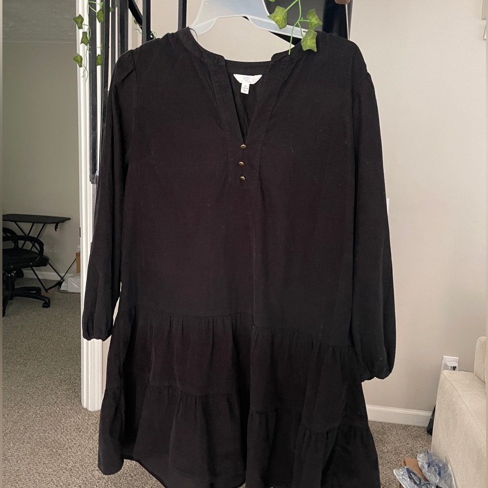 Slightly used black flowly dress